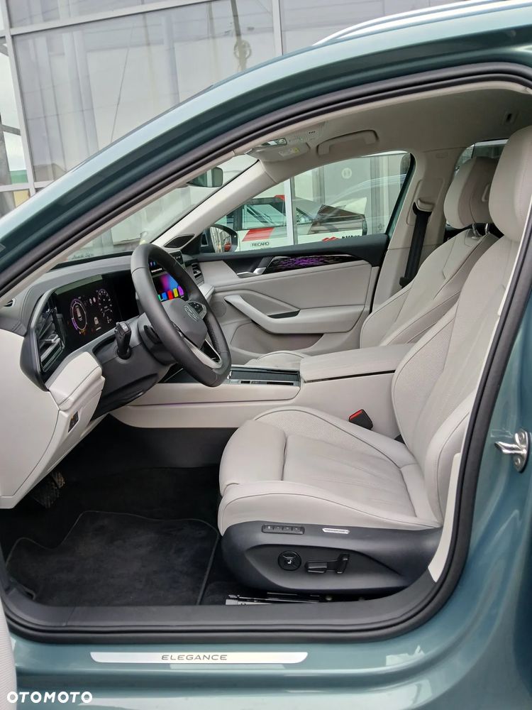 Volkswagen Passat Variant 2.0 TDI SCR Elegance DSG - 25