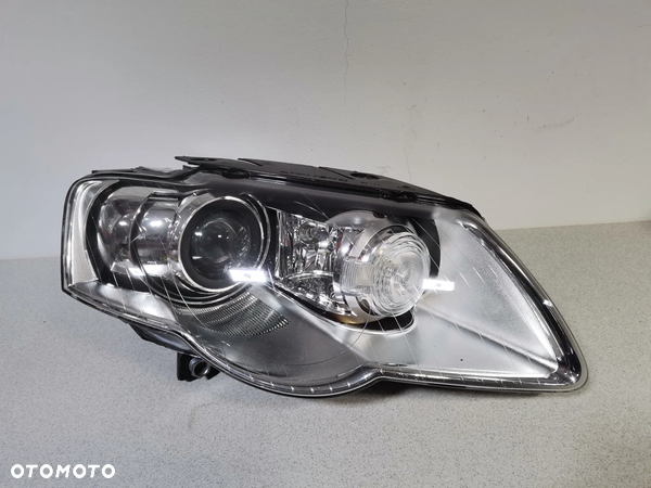 Reflektor Lampa PRAWA VW PASSAT B6 Bi-Xenon Skrętny 3C0 EUR