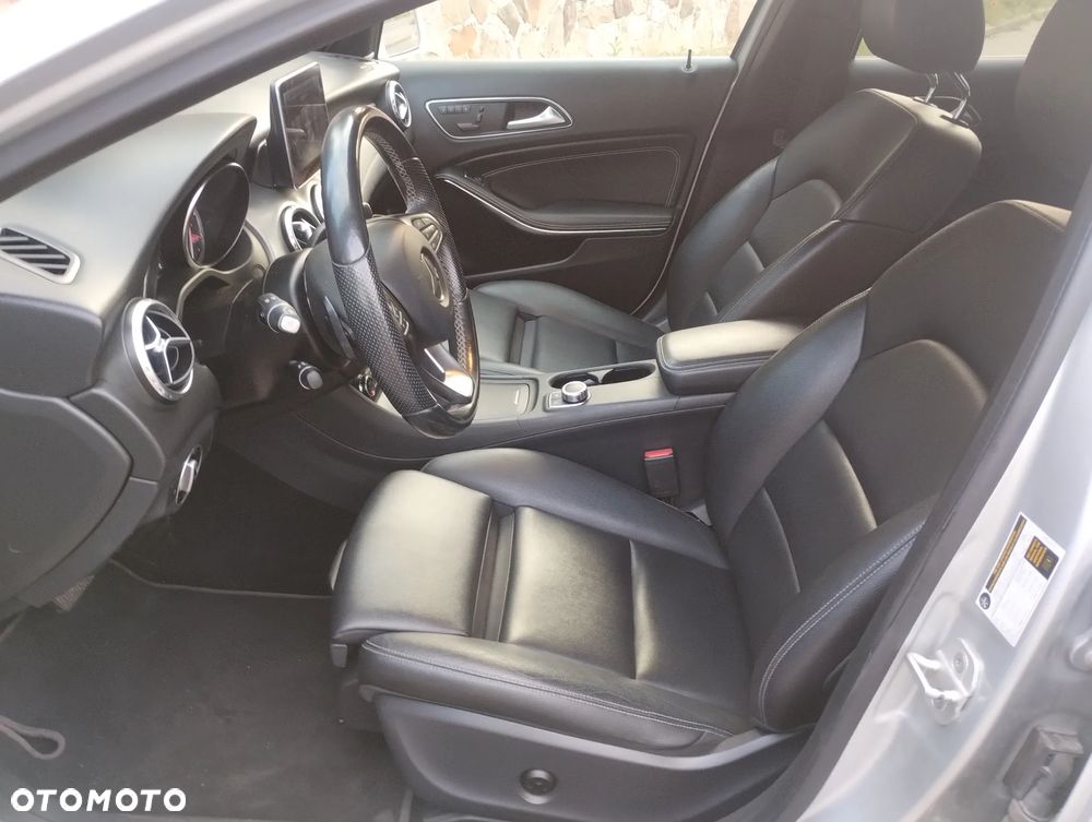 Mercedes-Benz GLA 250 4-Matic AMG Line - 20