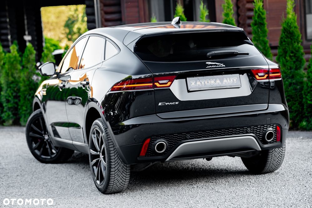 Jaguar E-Pace P250 AWD R-Dynamic - 8