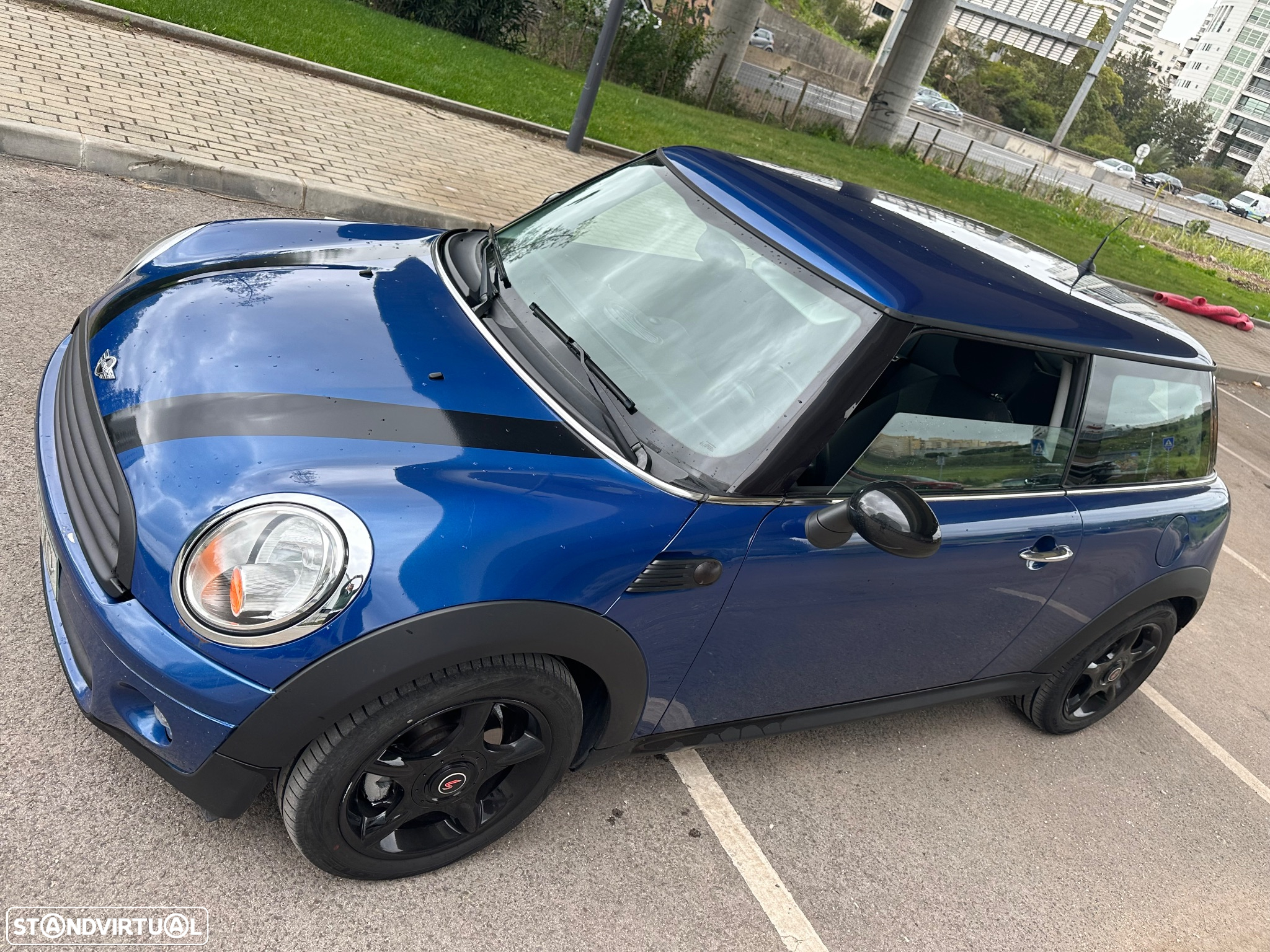 MINI 3 Portas Cooper D - 18