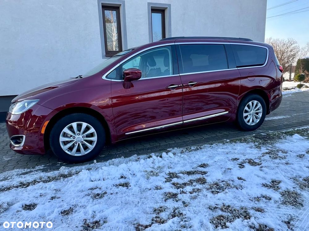 Chrysler Pacifica - 7