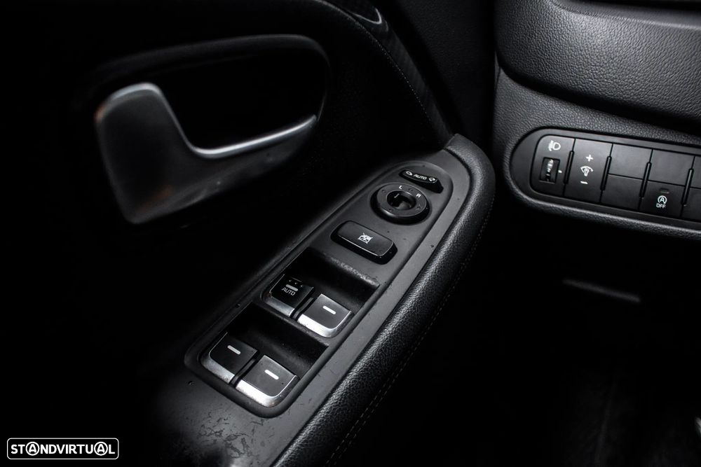 Kia Carens 1.7 CRDi ISG EX - 20