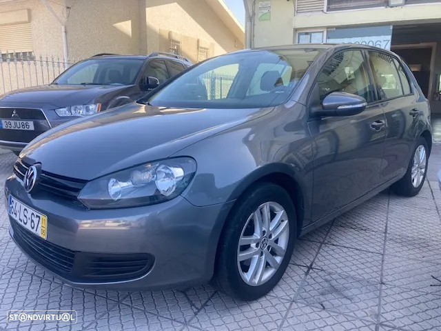 VW Golf 1.6 TDi Highline - 16