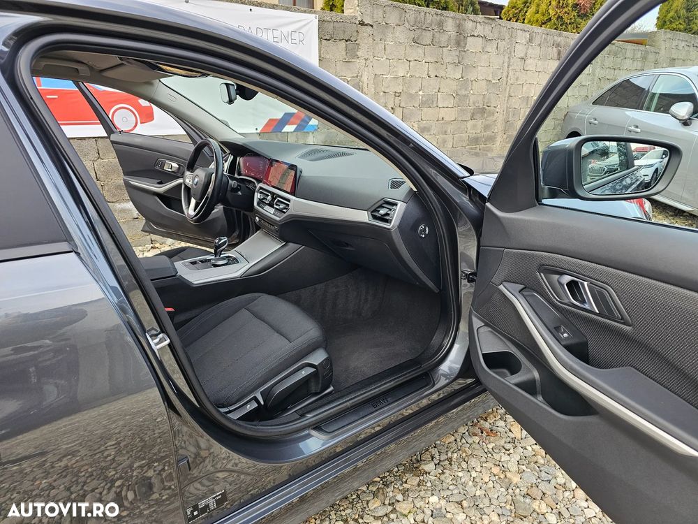 BMW Seria 3 320d Aut. M Sport - 27