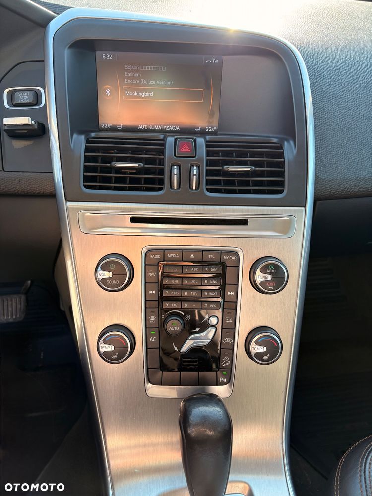 Volvo XC 60 D5 AWD Momentum - 12