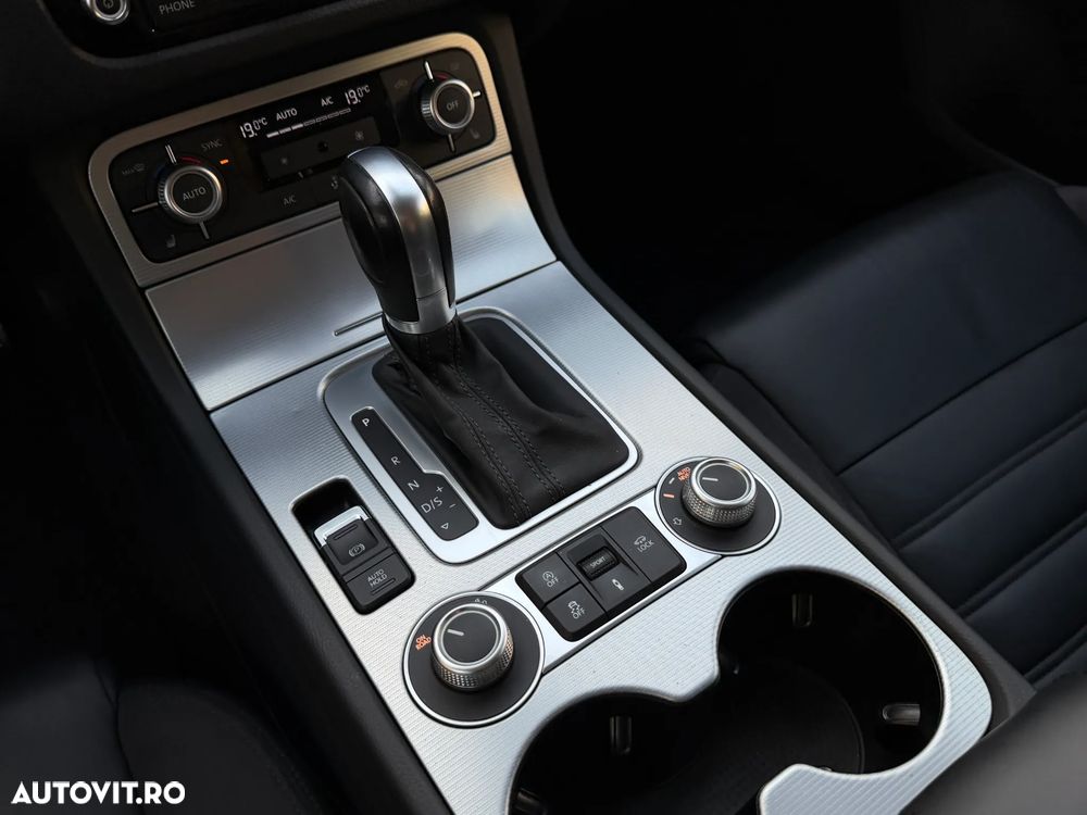 VOLKSWAGEN Touareg 2015 — imagine 34