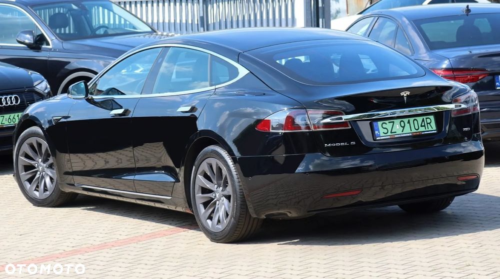Tesla Model S Dual Motor Allradantrieb - 7