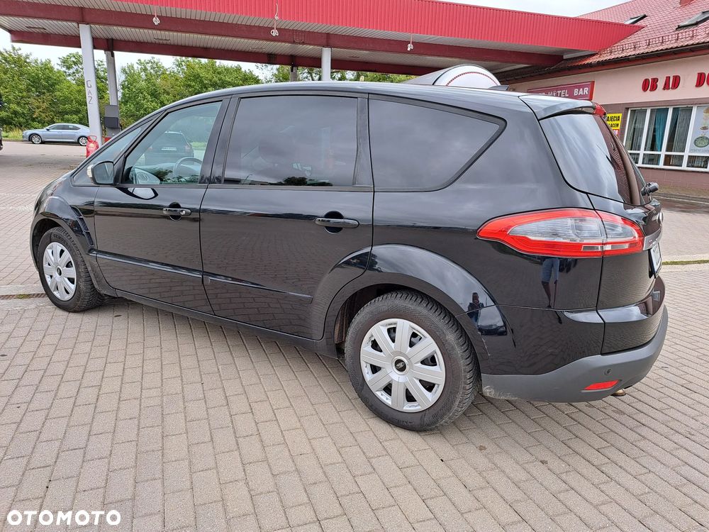 Ford S-Max - 11