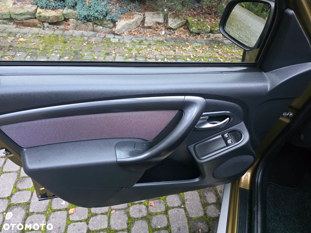 Dacia Duster 1.6 SCe Access S&S - 15