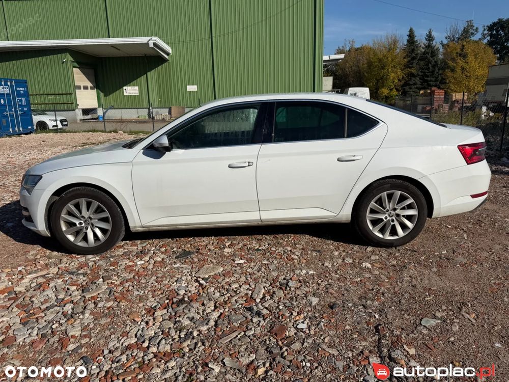 Skoda Superb 2022 photo 4