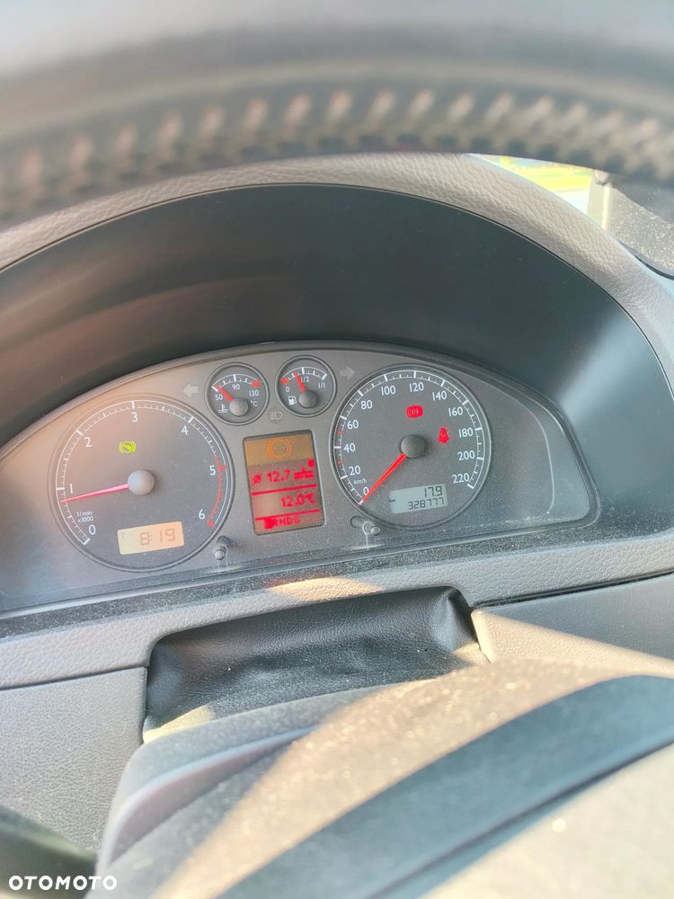 Volkswagen Multivan - 15