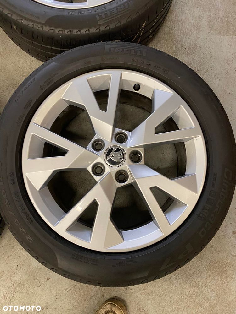 Alufelgi 5x112 Skoda 7Jx17 ET45 5E0601025S - 5