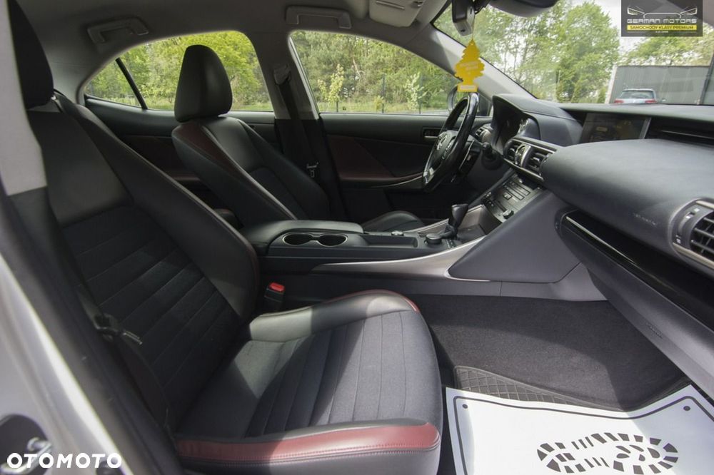 Lexus IS - 28
