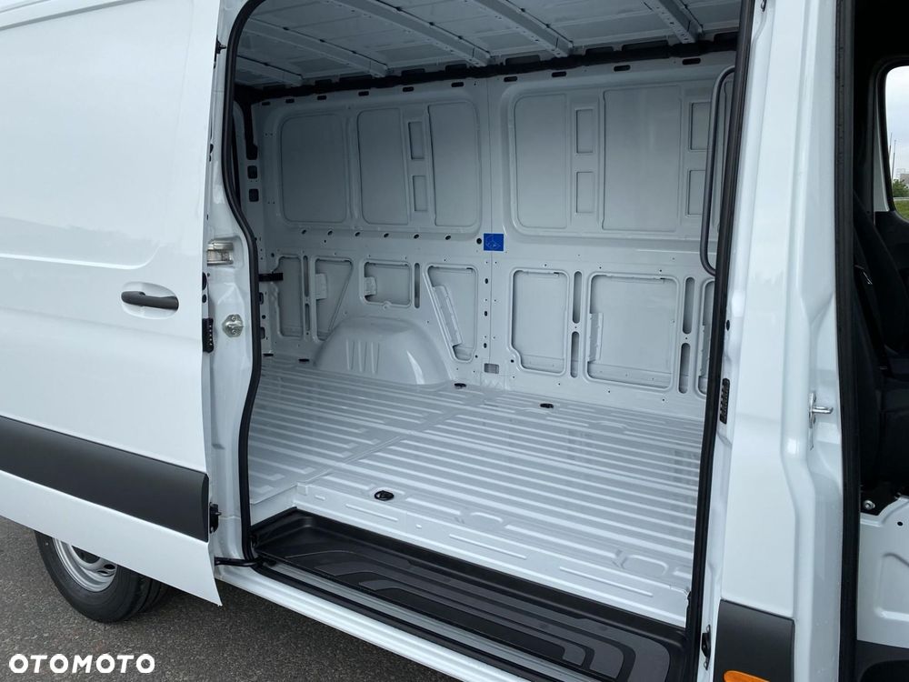 Mercedes-Benz Sprinter - 19