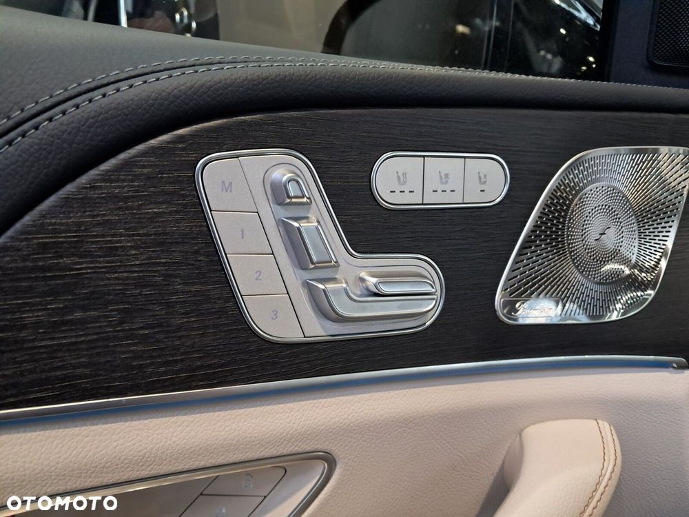 Mercedes-Benz GLE - 32