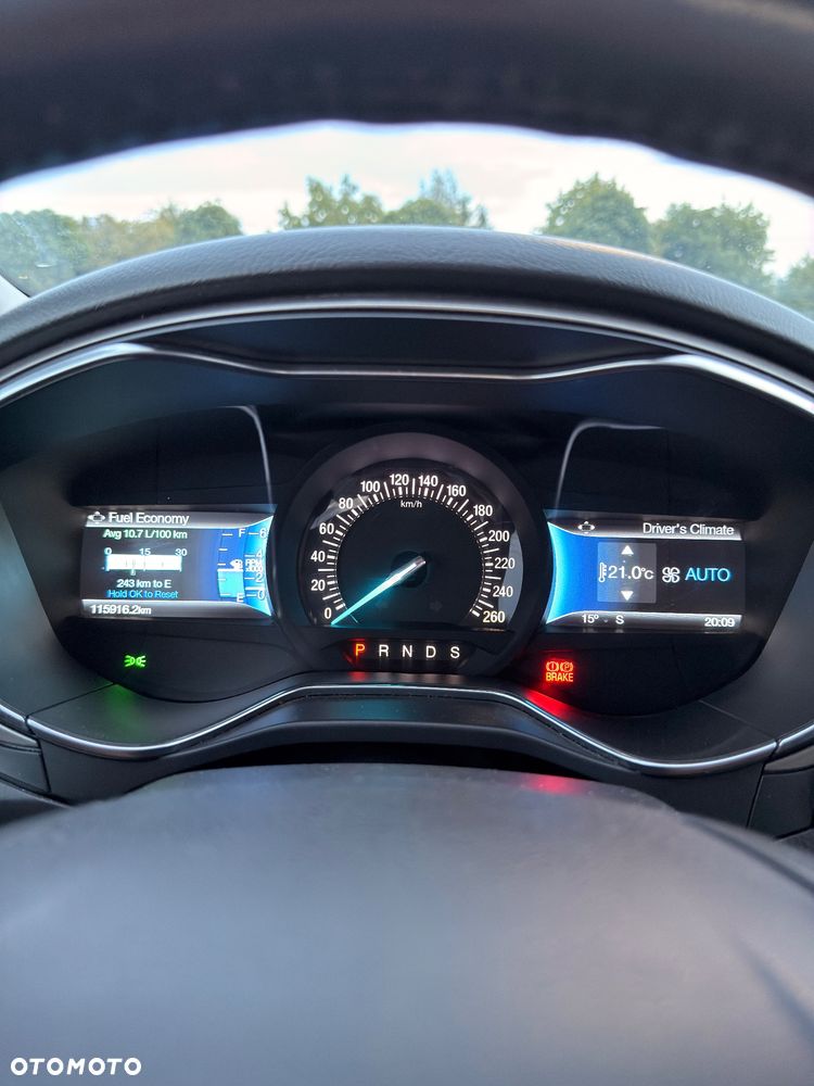 Ford Fusion - 8