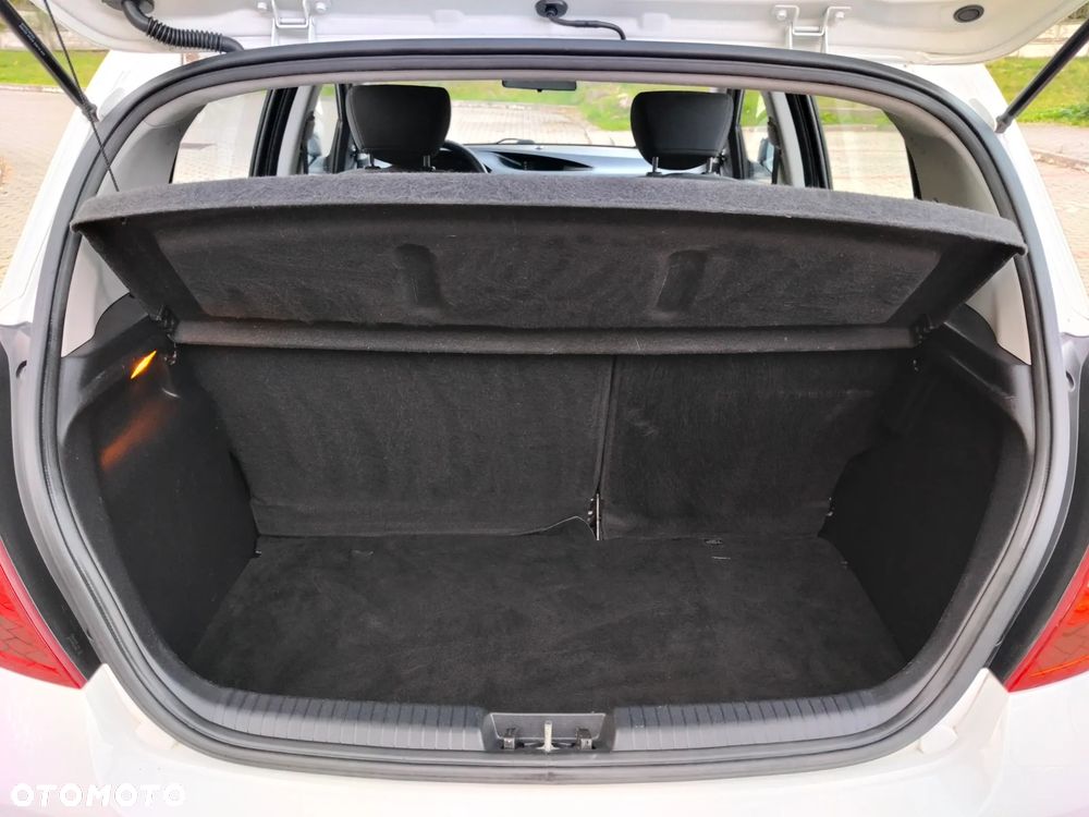 Hyundai i20 - 10