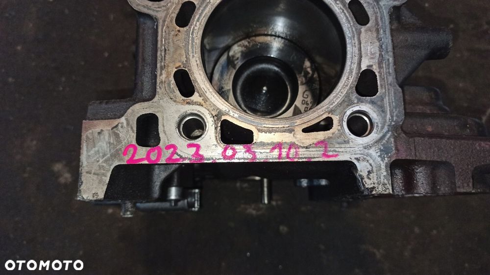 blok 2.0 dci trafic vivaro primastar m9r dół - 9