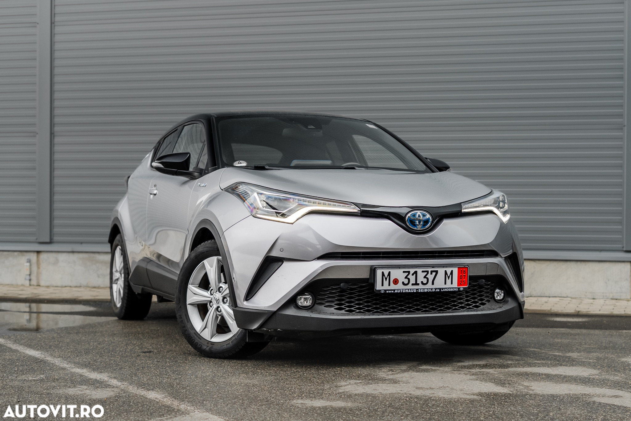 Toyota C-HR Hybrid Lounge - 23