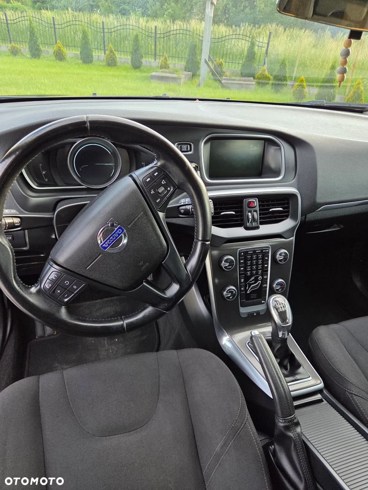 Volvo V40 D2 Momentum - 16
