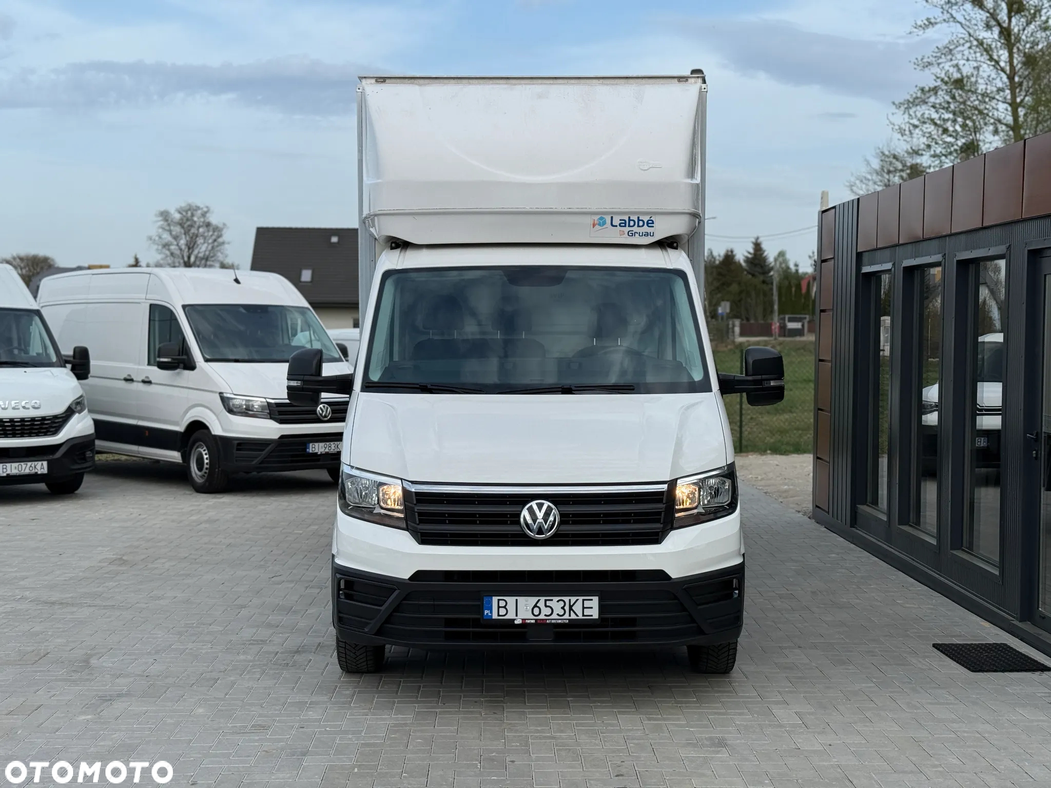 Volkswagen Crafter 2.0 177KM / 12.2021 / 99.200KM /  Kontener 8EP + Drzwi Boczne / Winda 750KG / ZAREJESTROWANY - 2