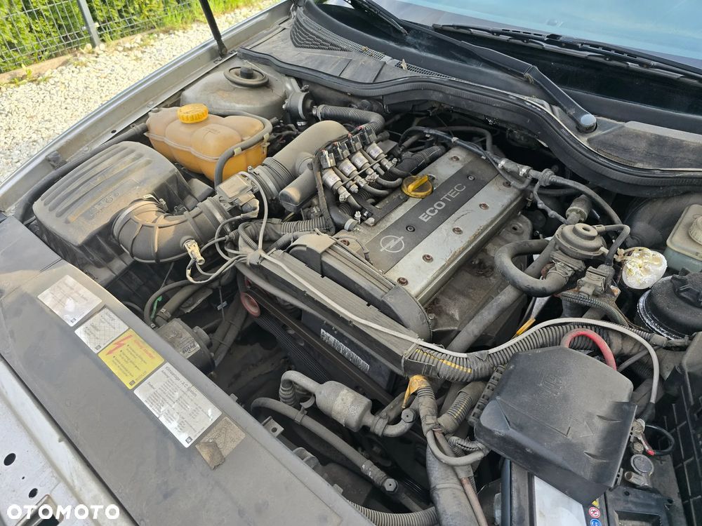 Opel Omega 2.0 Elegance - 6