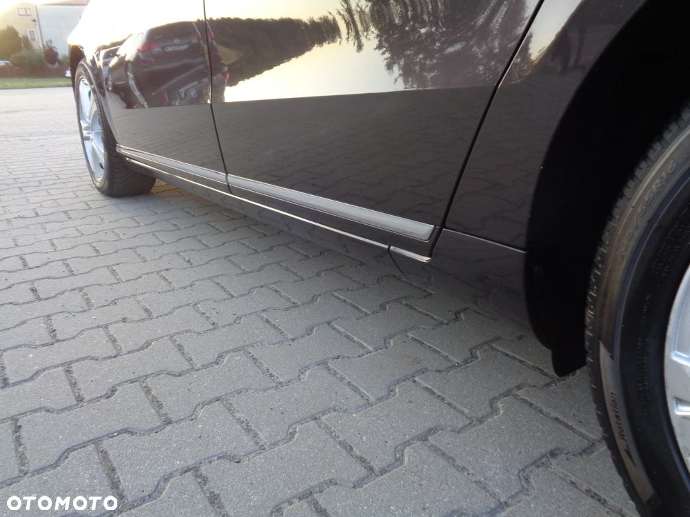 Volkswagen Passat 2.0 TDI DPF Highline - 37