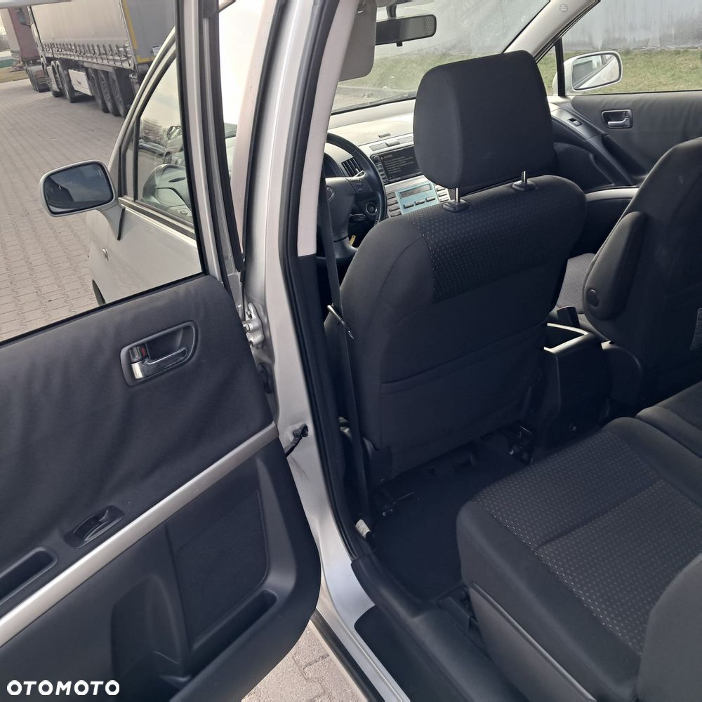 Toyota Corolla Verso - 21