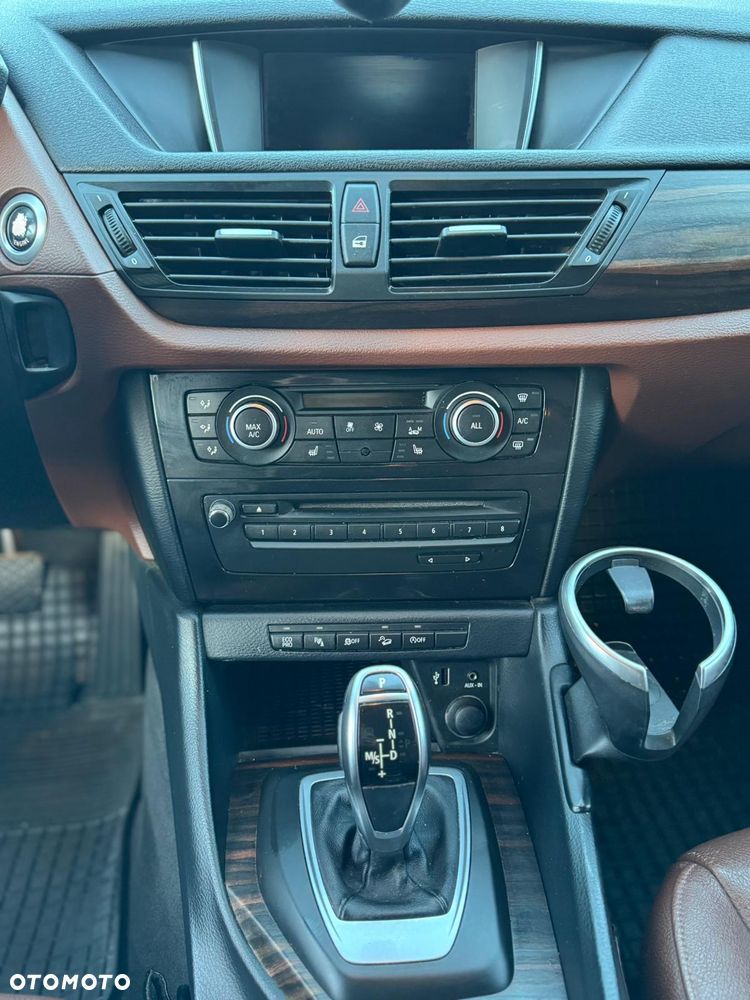 BMW X1 xDrive18d Sport Line - 17