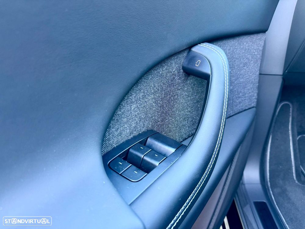 Tesla Model X Long Range AWD - 28