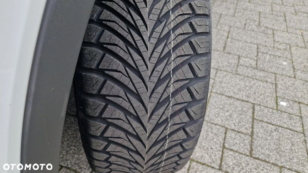 Ford Kuga 2.0 TDCi 2x4 Titanium - 35