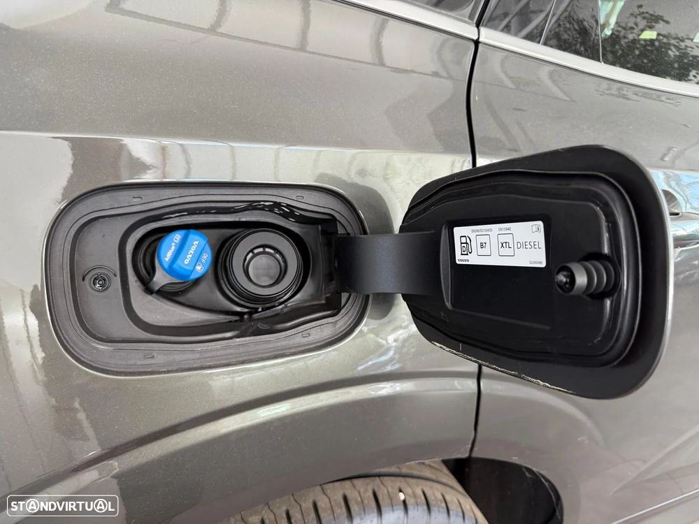 Volvo XC 60 2.0 B4 Core - 33