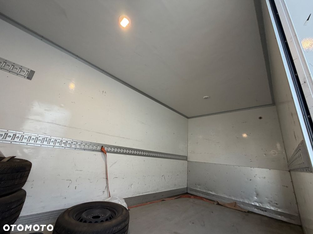 Mercedes-Benz SPRINTER 907 - 19