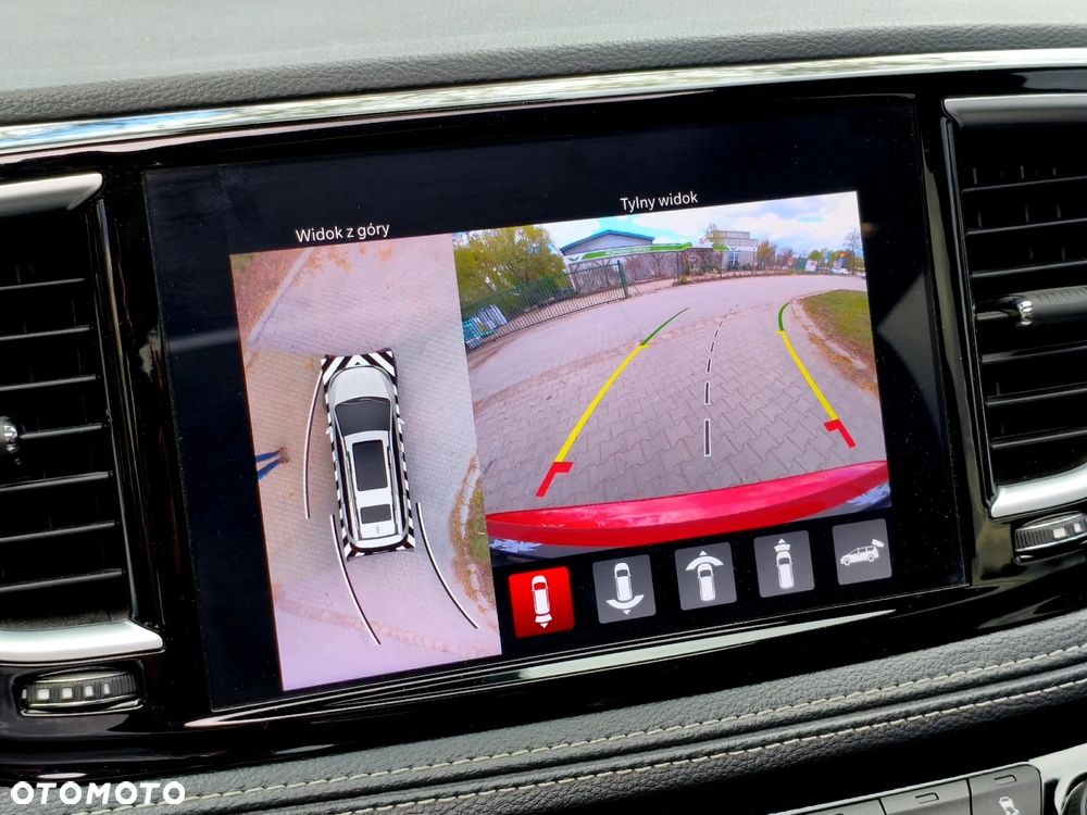 Chrysler Pacifica - 11