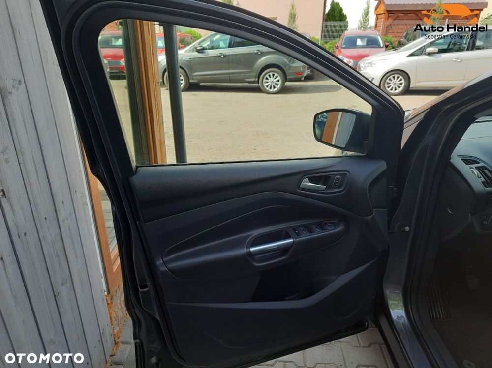 Ford Kuga 1.5 EcoBoost 2x4 Titanium - 37