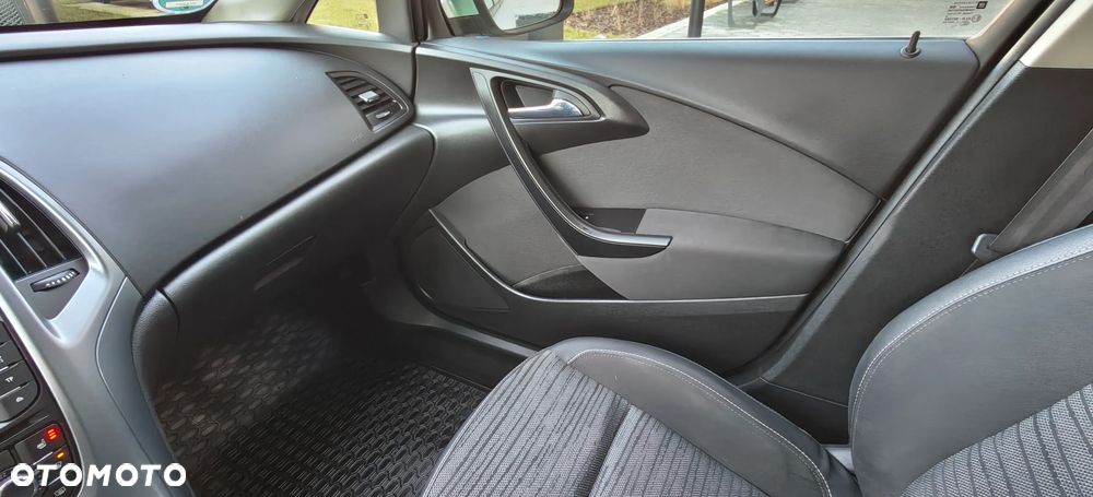 Opel Astra 1.4 Turbo Cosmo - 2