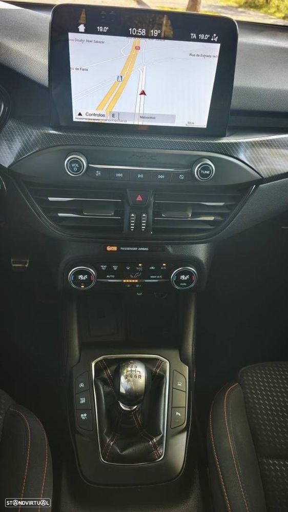 Ford Focus SW 1.0 EcoBoost MHEV ST-Line - 53