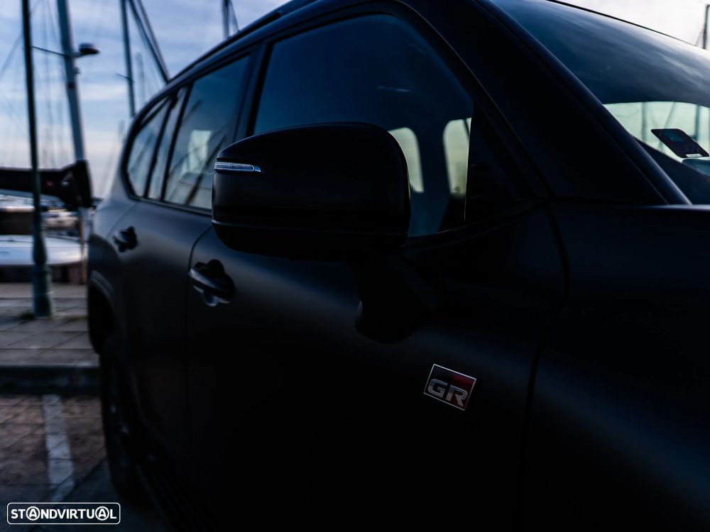 Toyota Land Cruiser - 10