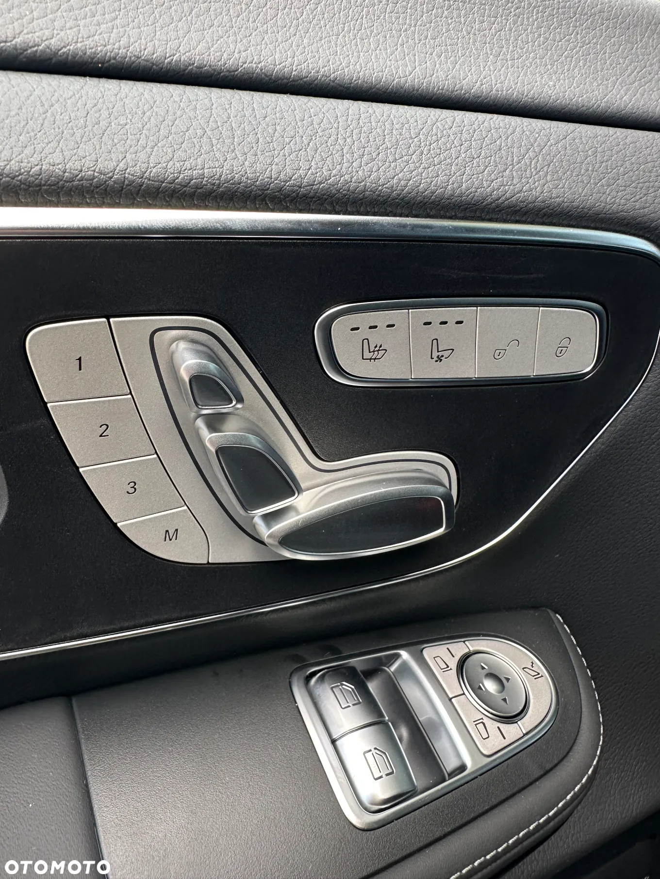 Mercedes-Benz Klasa V 300 d 4-Matic Exclusive 9G-Tronic (d³ugi) - 14