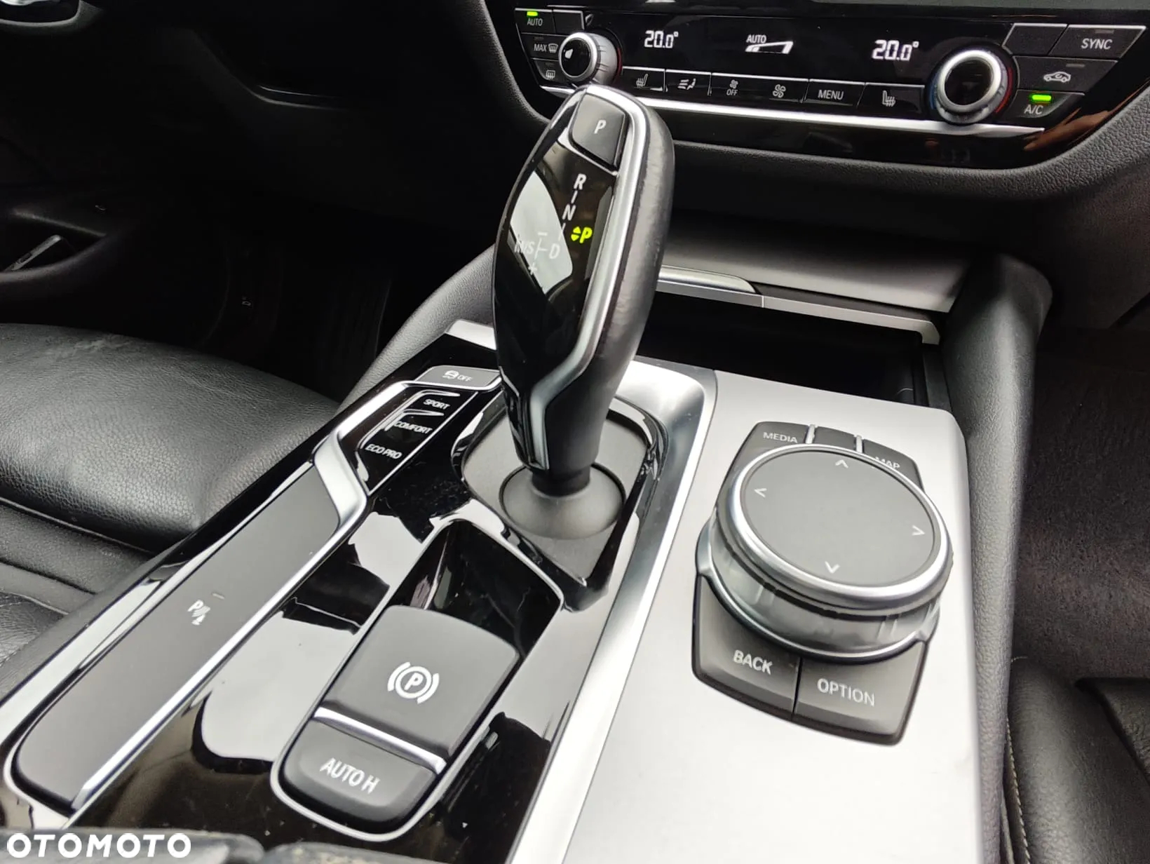 BMW Seria 5 530i GPF xDrive Luxury Line - 17