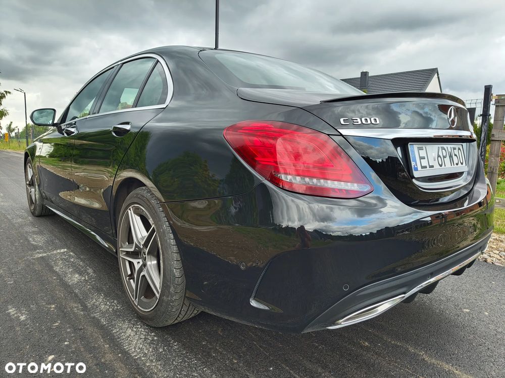Mercedes-Benz Klasa C 300 4Matic 9G-TRONIC AMG Line - 6