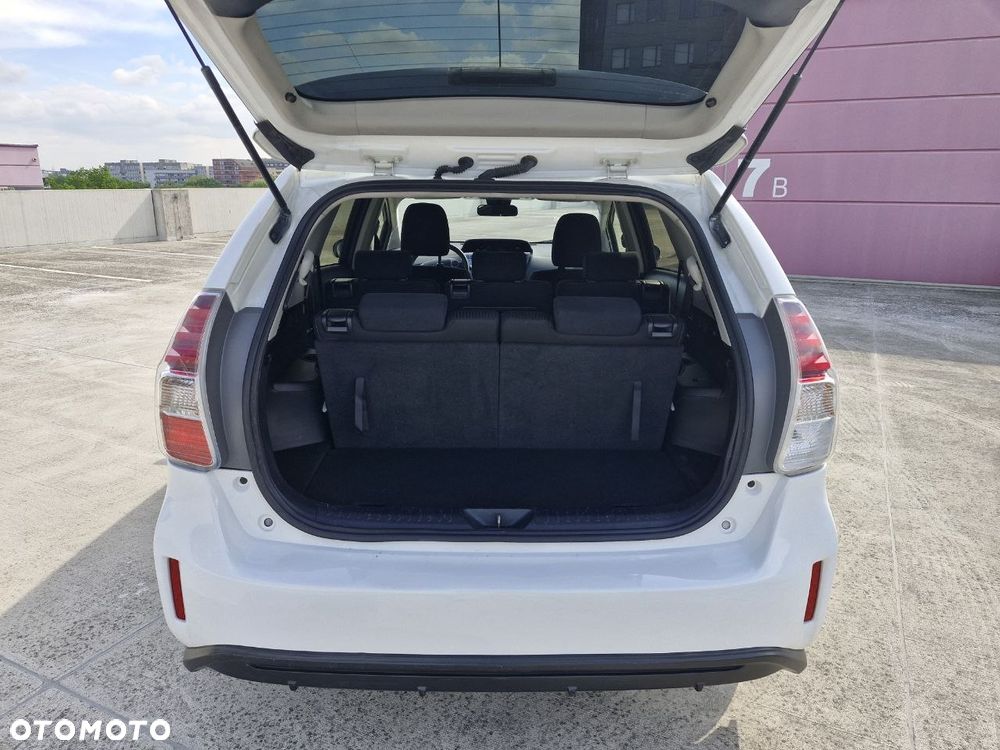 Toyota Prius+ (Hybrid) - 25