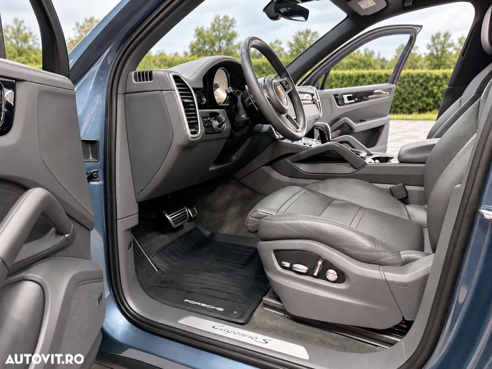 Porsche Cayenne S - 11
