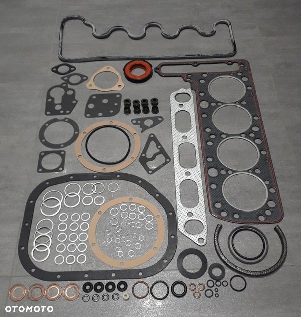 ZESTAW USZCZELEK SILNIKA MERCEDES W115 200D 220D