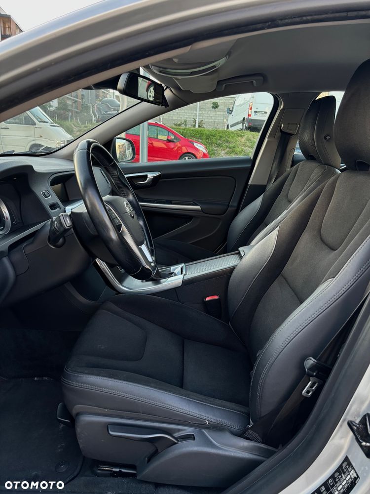 Volvo S60 D3 Momentum - 10