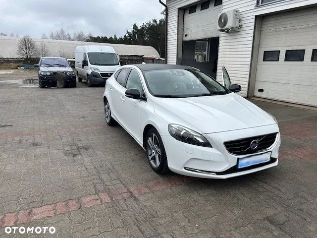 Volvo V40 T5 Drive-E R-Design Summum - 1