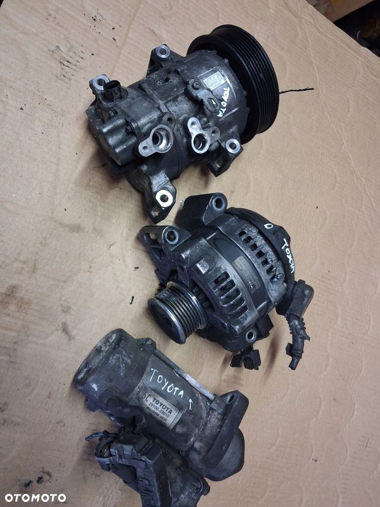 Alternator Toyota Corolla Avensis T25 Verso 2.2D - 1