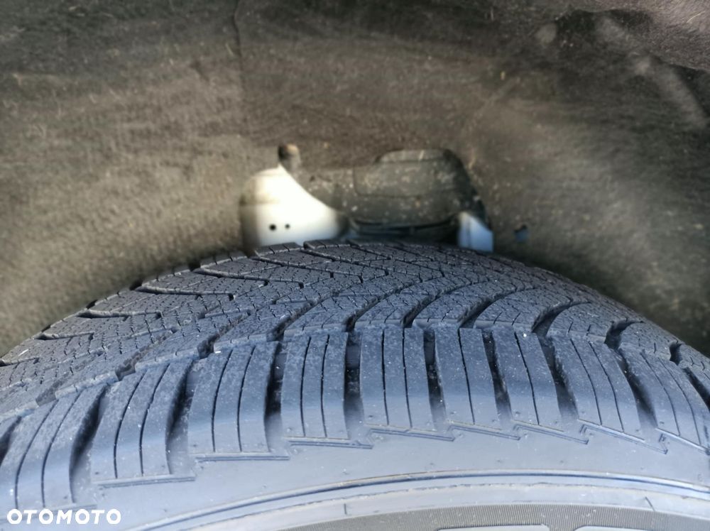 Land Rover Discovery Sport 2.0 TD4 HSE - 5