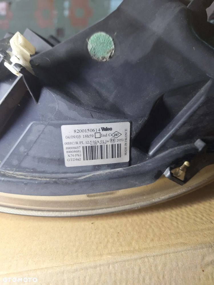 RENAULT KANGO LIFT  lampa lewa lub prawa przód  8200150617 - 4